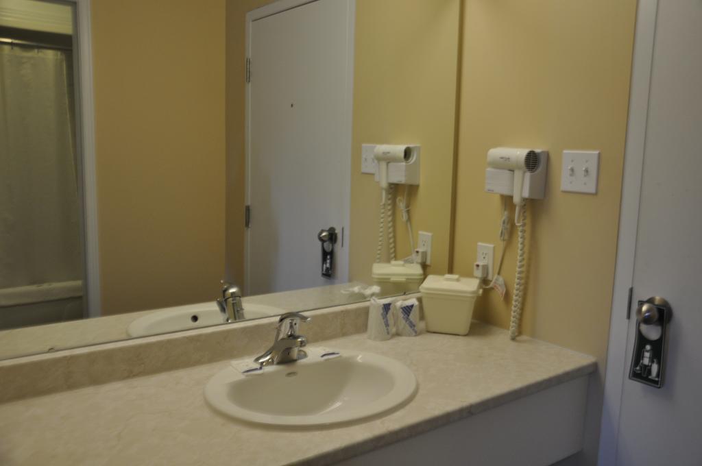 Motel Les Pignons Verts Buckingham Room photo